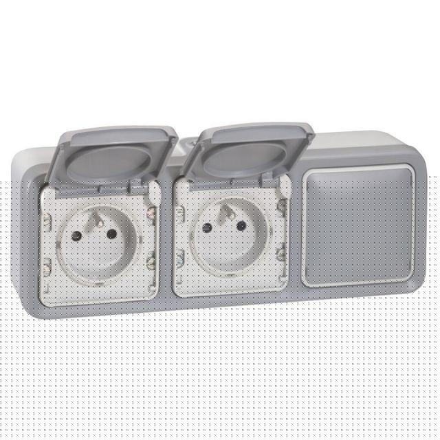 Коробка установочная ОП 3-м Plexo горизонт.сер. Leg 069680
